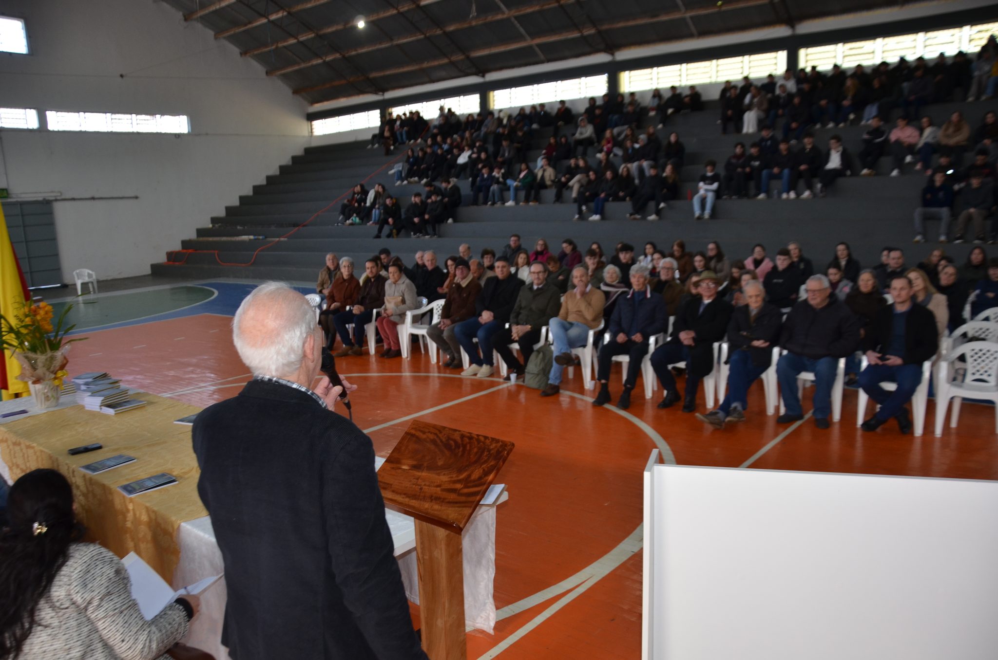 FW- Lançamento do livro “62 Anos da Escola Estadual Técnica José Cañellas – Um Gigante na Educação”