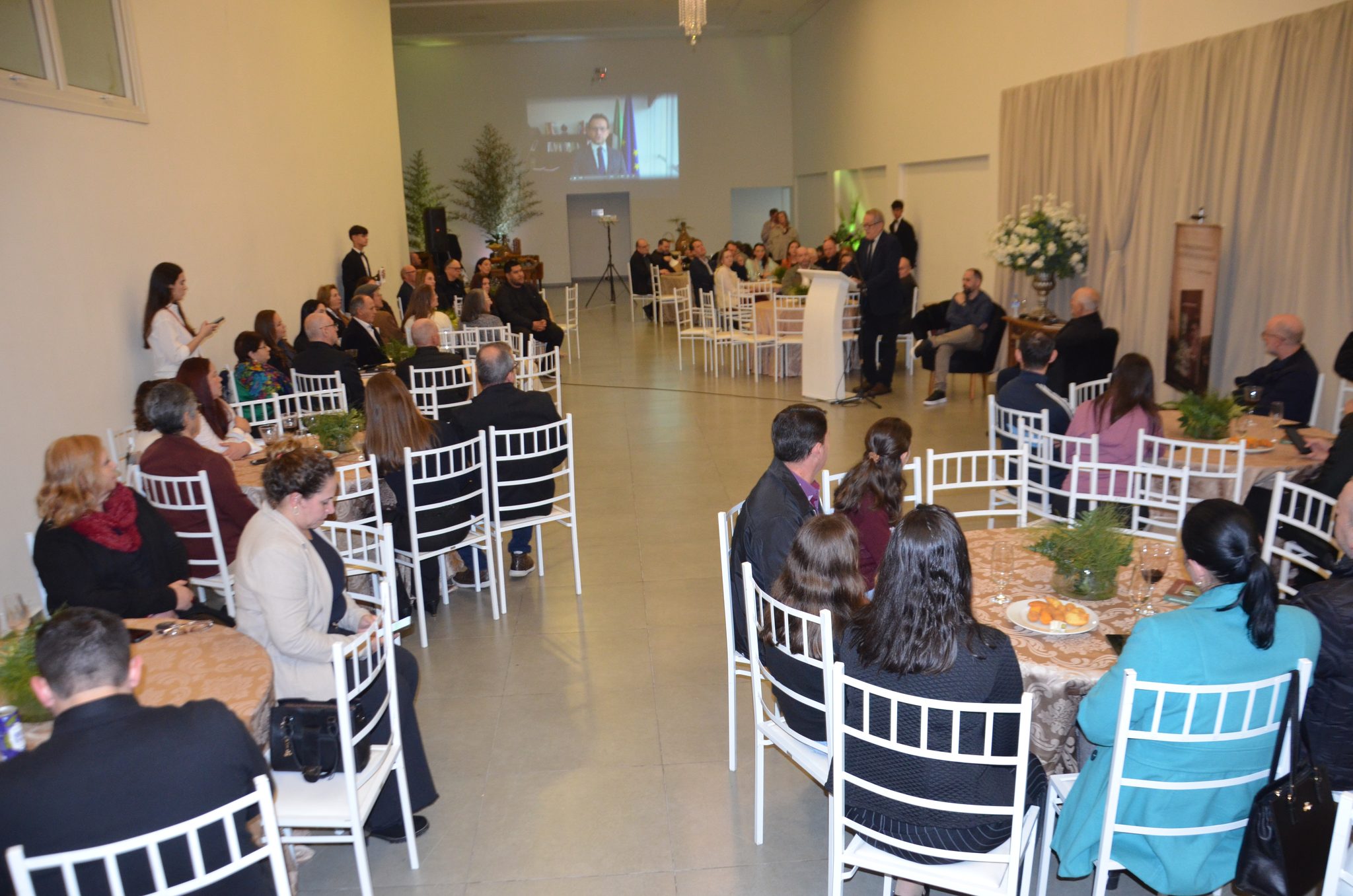 FW - Lançamento do Livro Troncos da Família Botton