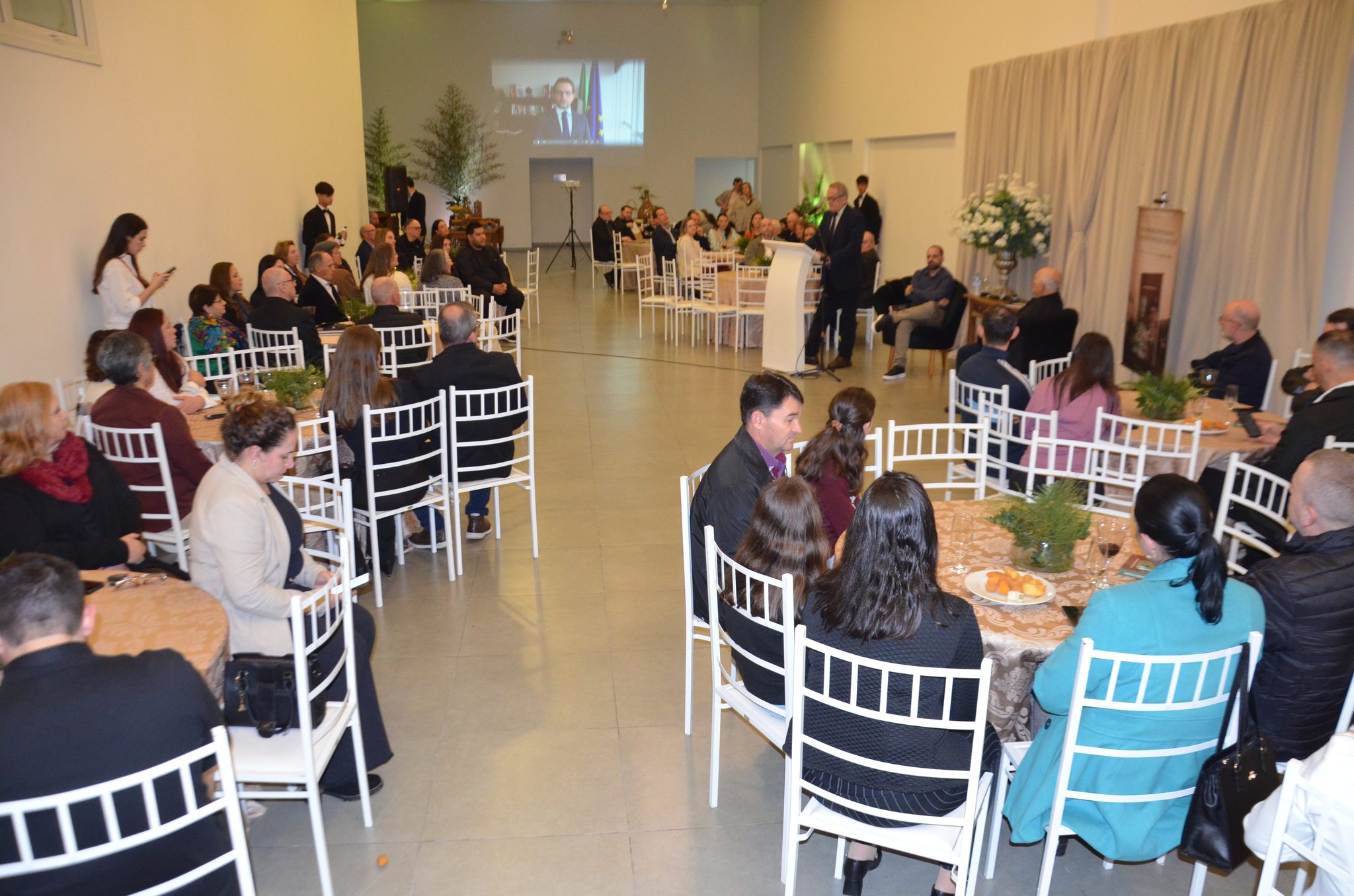 FW - Lançamento do Livro Troncos da Família Botton