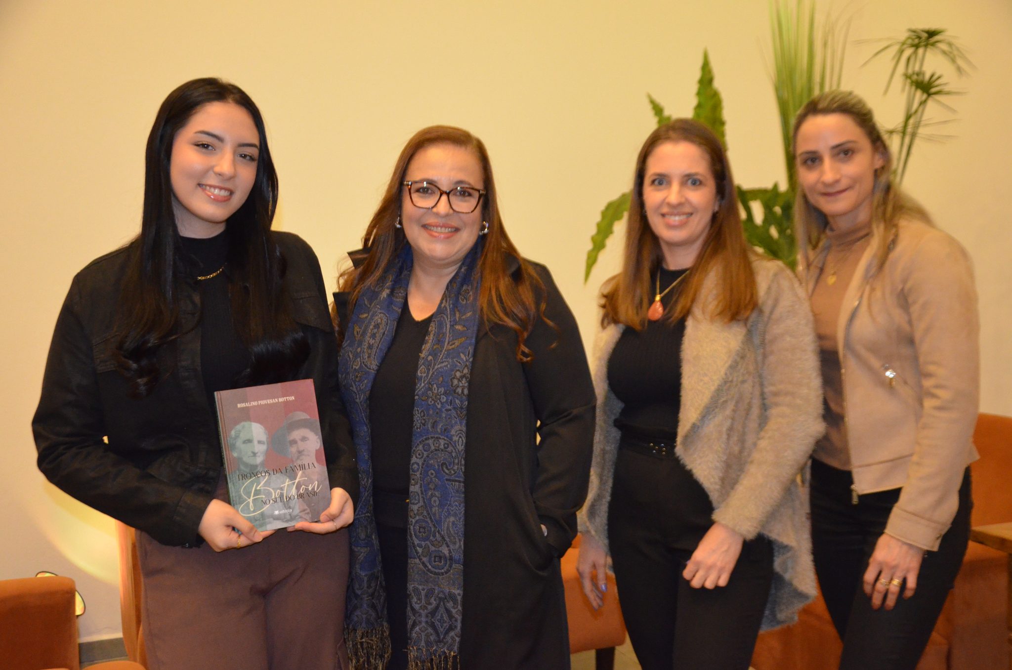 FW - Lançamento do Livro Troncos da Família Botton