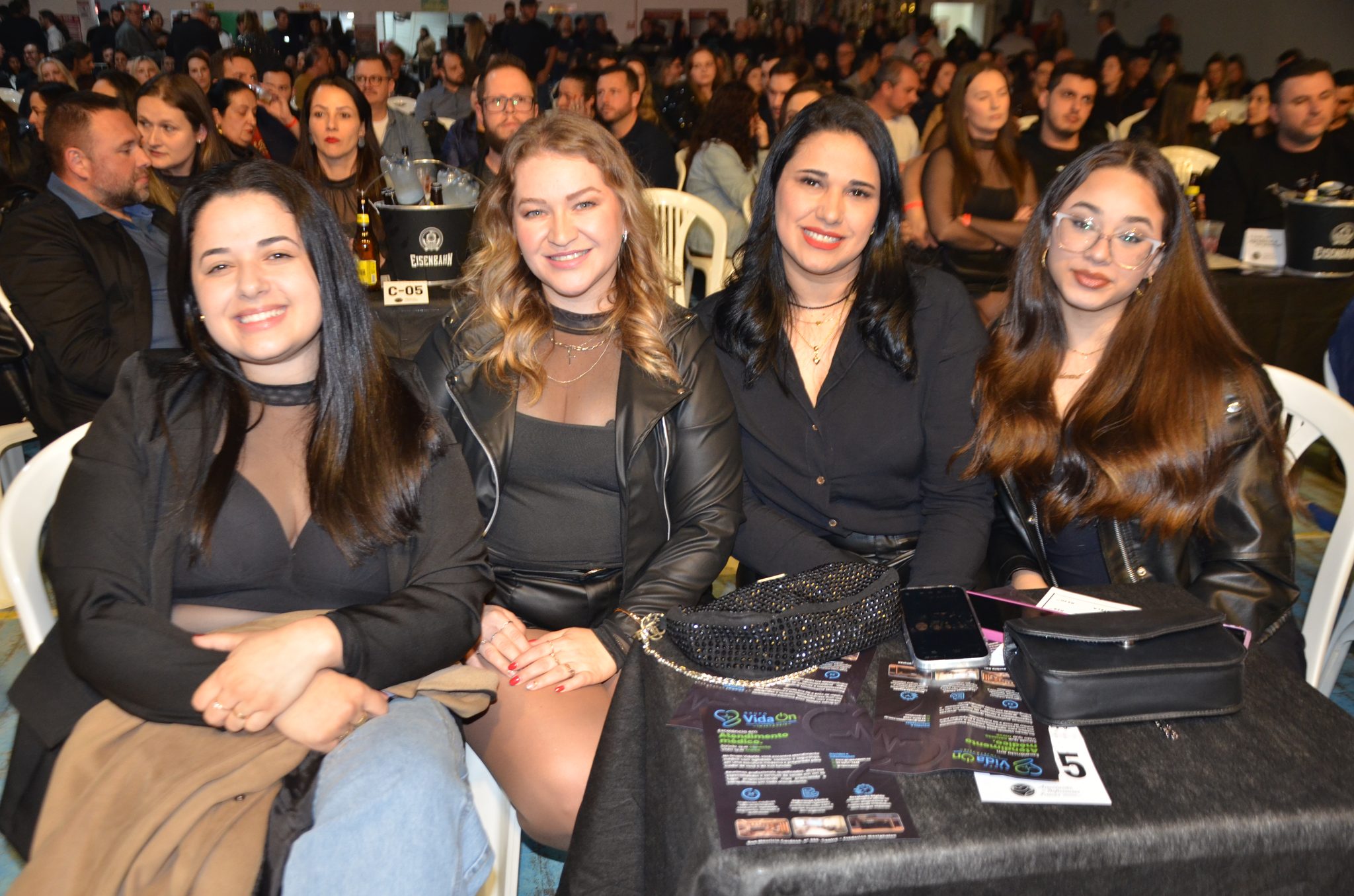 FW- Show Anjos do Hanngar e Reação em Cadeia