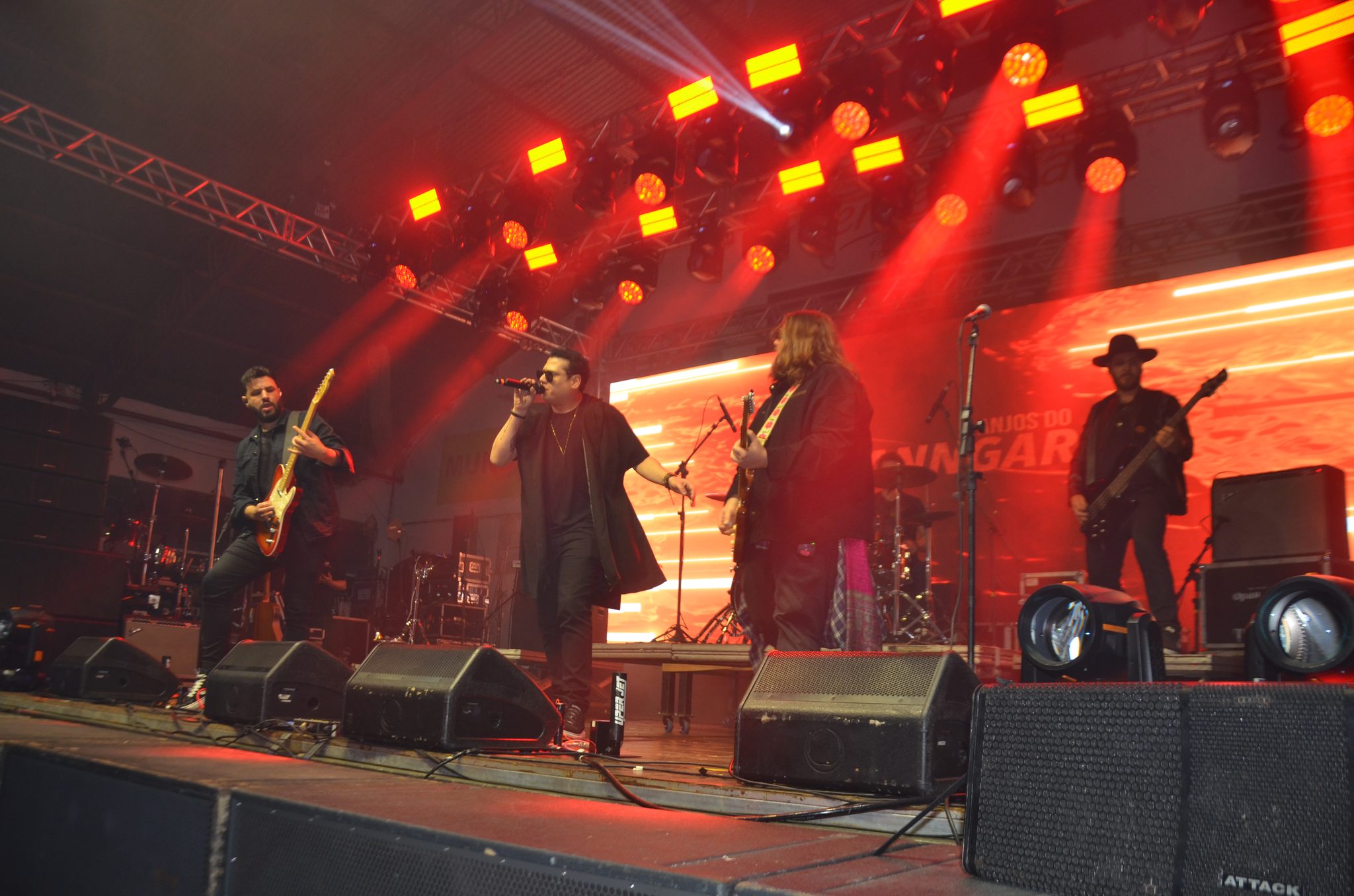 FW- Show Anjos do Hanngar e Reação em Cadeia