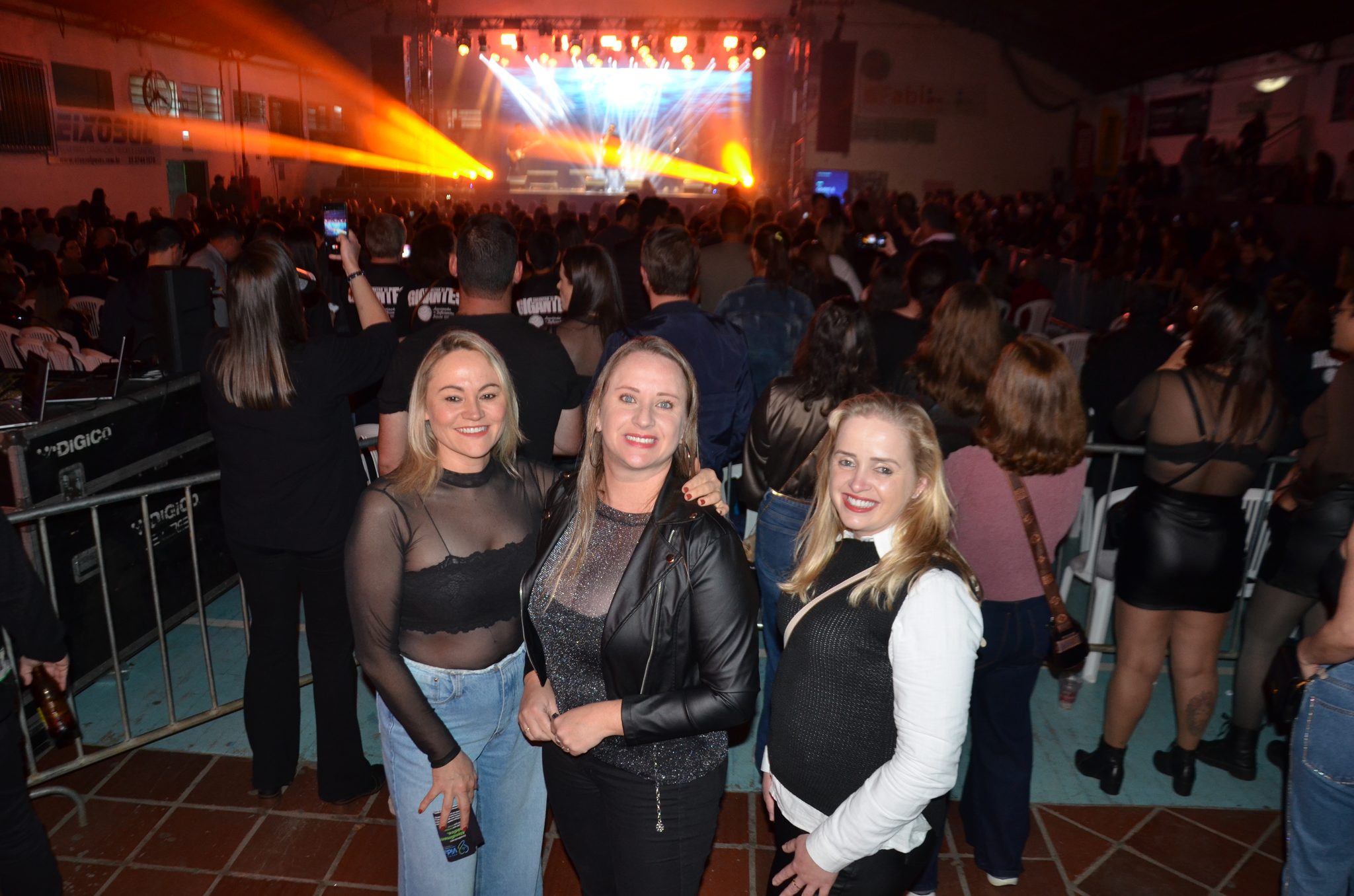 FW- Show Anjos do Hanngar e Reação em Cadeia