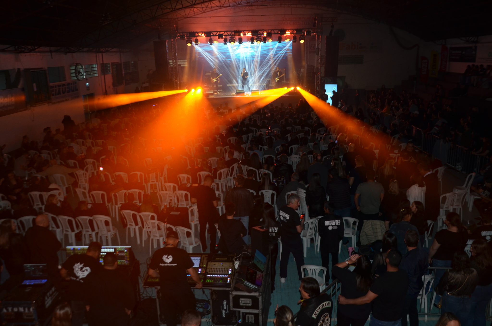 FW- Show Anjos do Hanngar e Reação em Cadeia