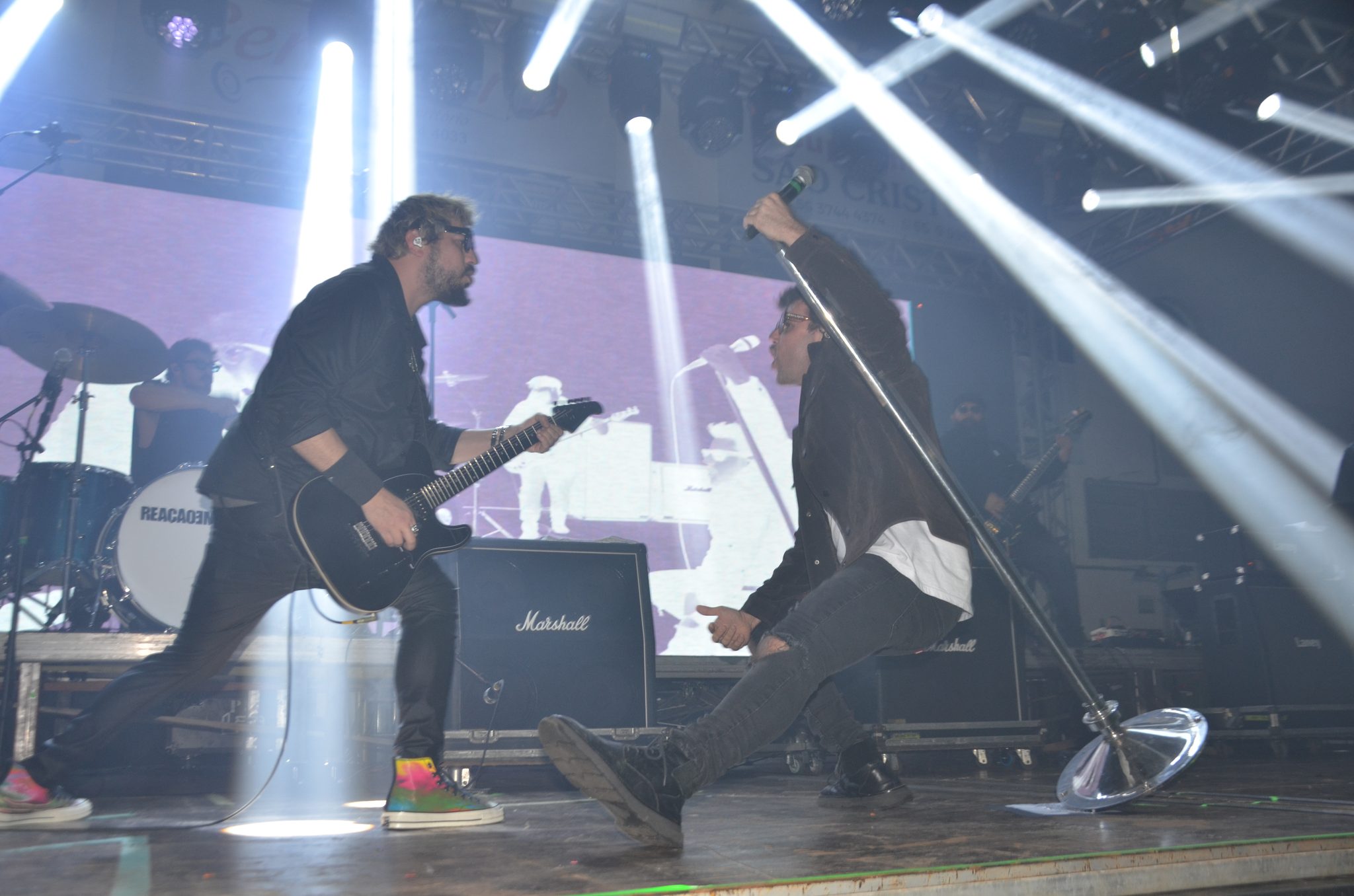 FW- Show Anjos do Hanngar e Reação em Cadeia