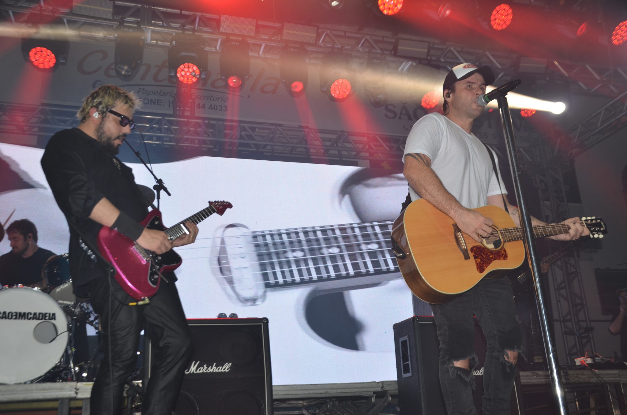 FW- Show Anjos do Hanngar e Reação em Cadeia