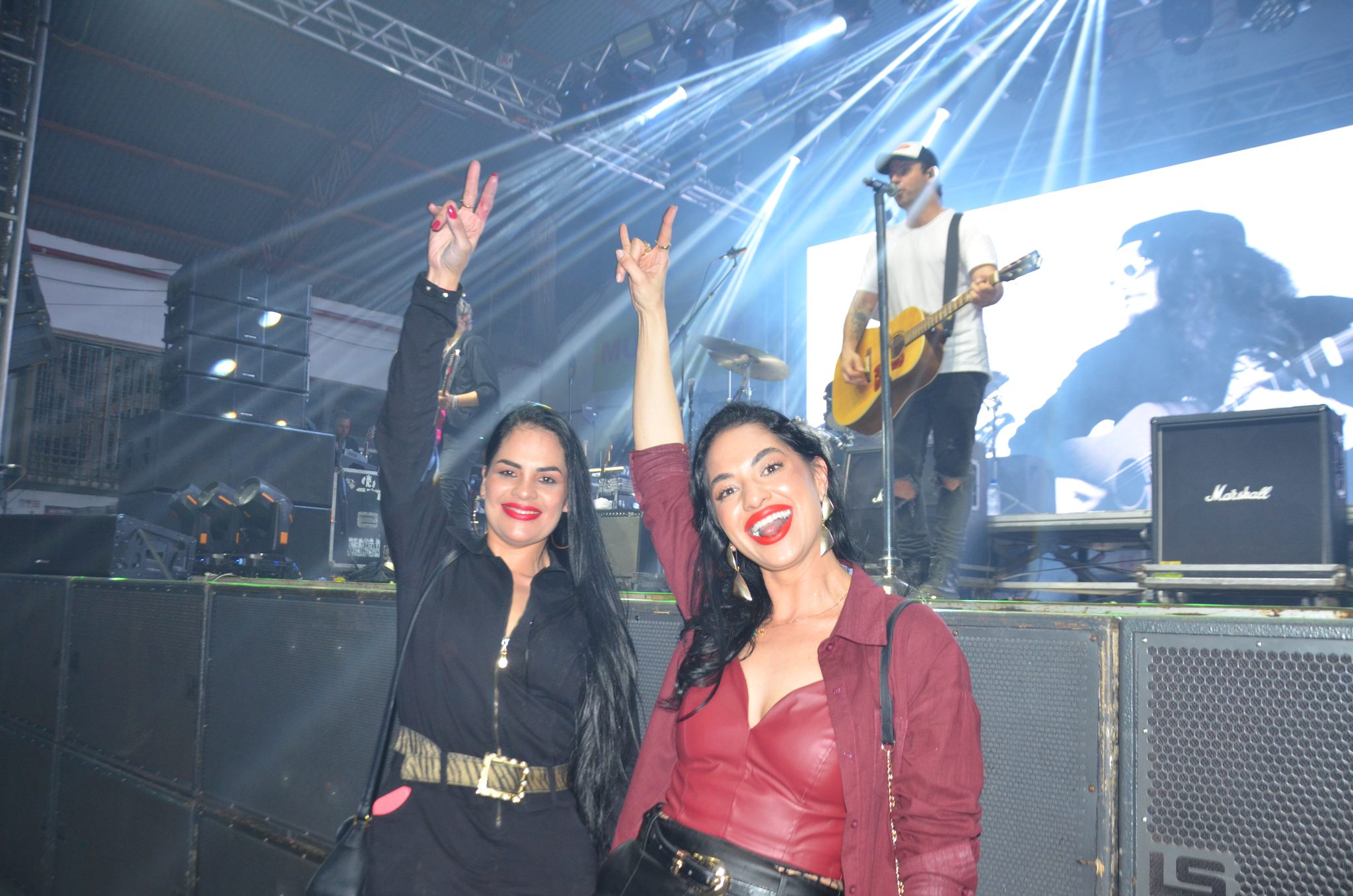 FW- Show Anjos do Hanngar e Reação em Cadeia