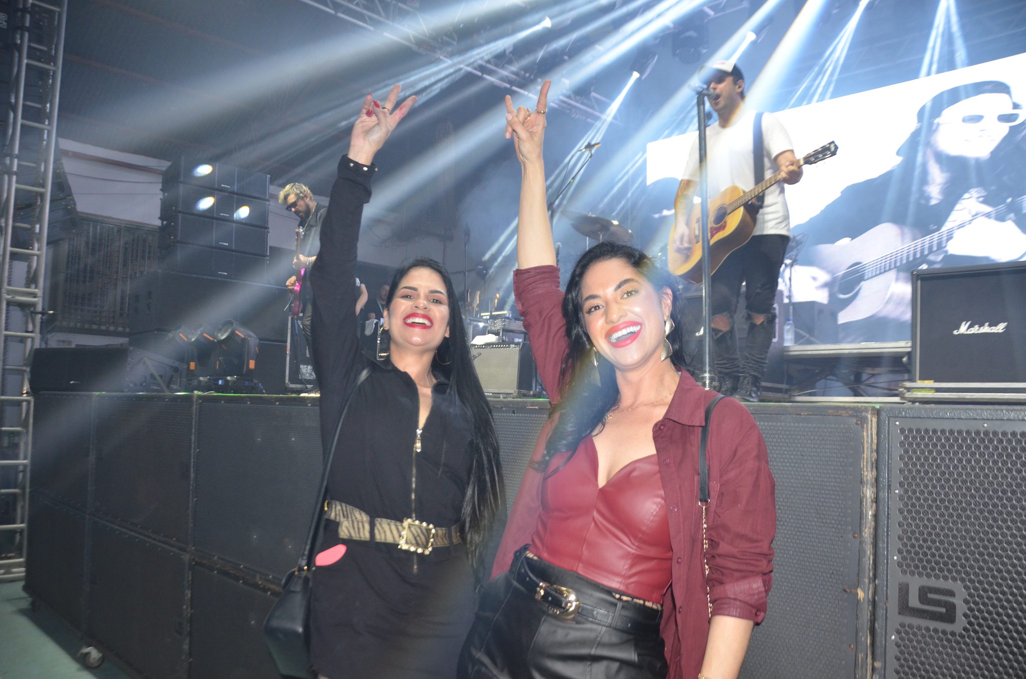FW- Show Anjos do Hanngar e Reação em Cadeia