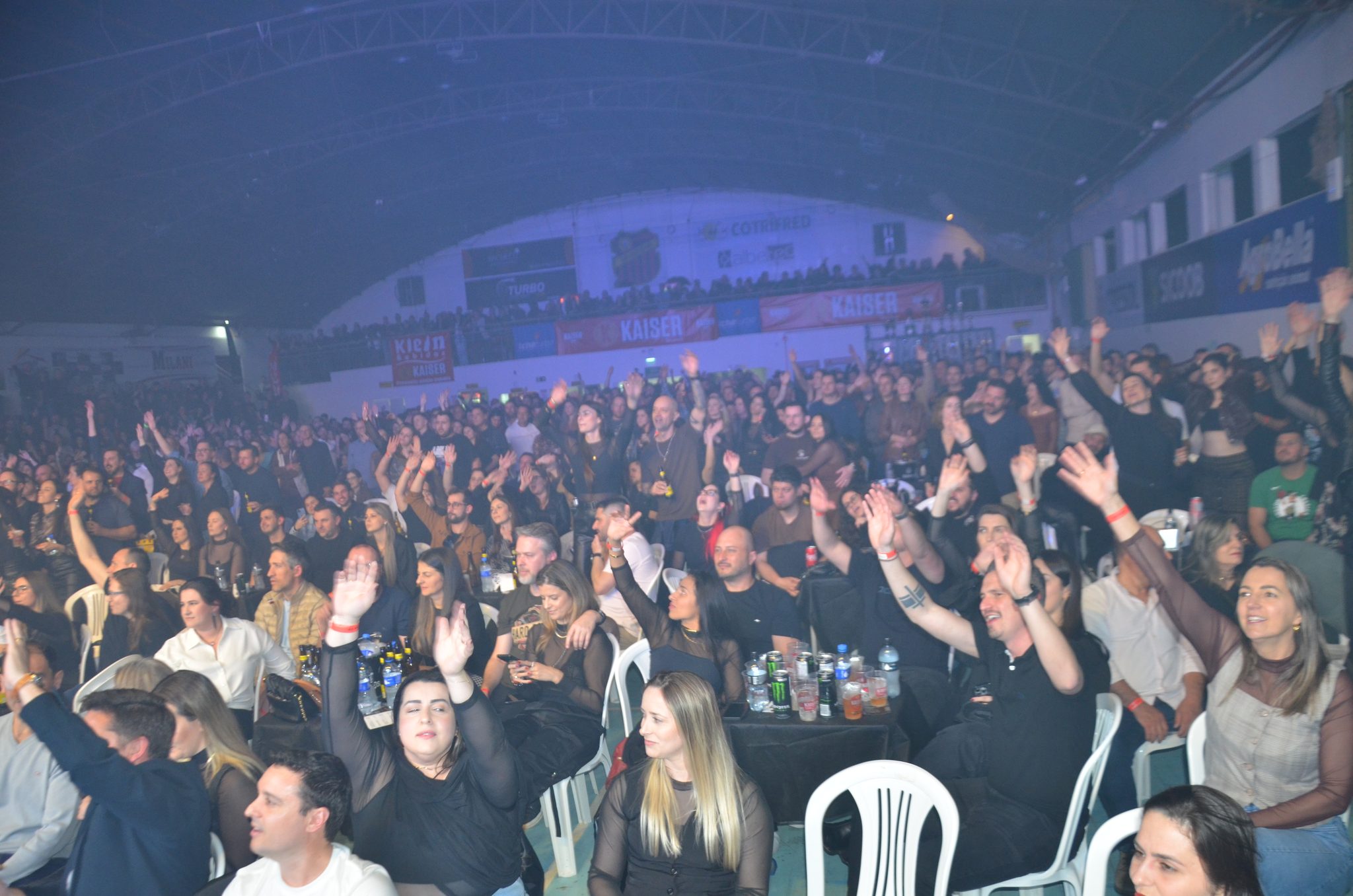 FW- Show Anjos do Hanngar e Reação em Cadeia
