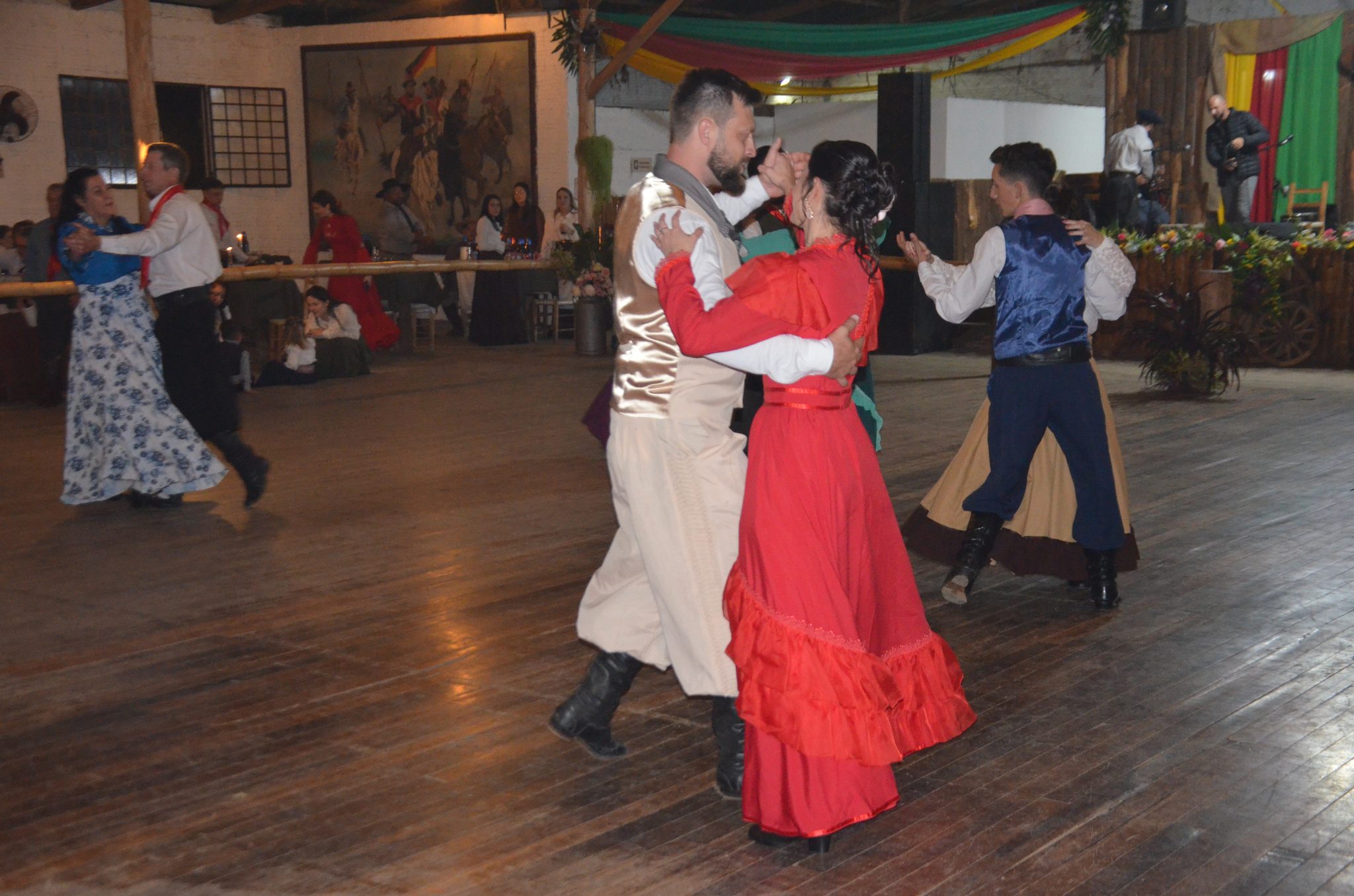Baile à Moda Antiga - CTG Querência da Serra - Seberi