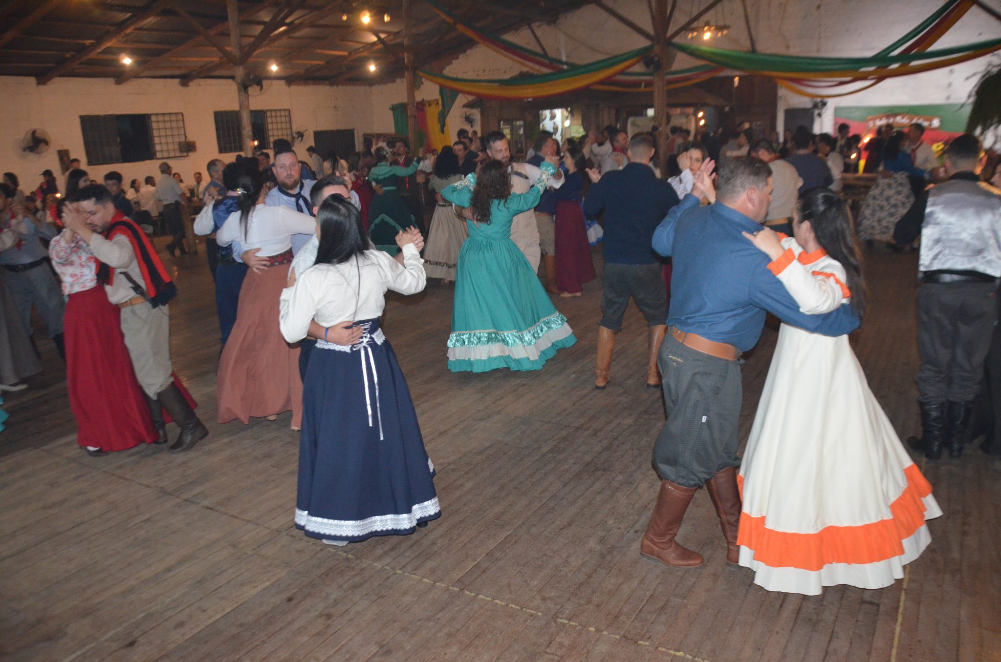 Baile à Moda Antiga - CTG Querência da Serra - Seberi
