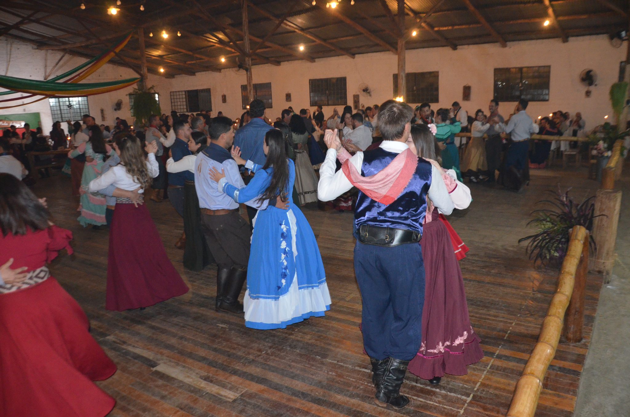 Baile à Moda Antiga - CTG Querência da Serra - Seberi