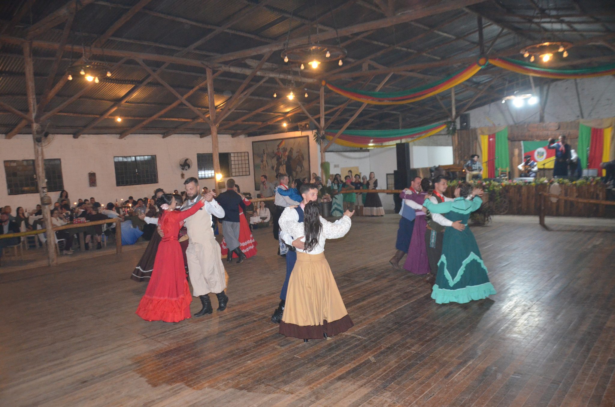 Baile à Moda Antiga - CTG Querência da Serra - Seberi