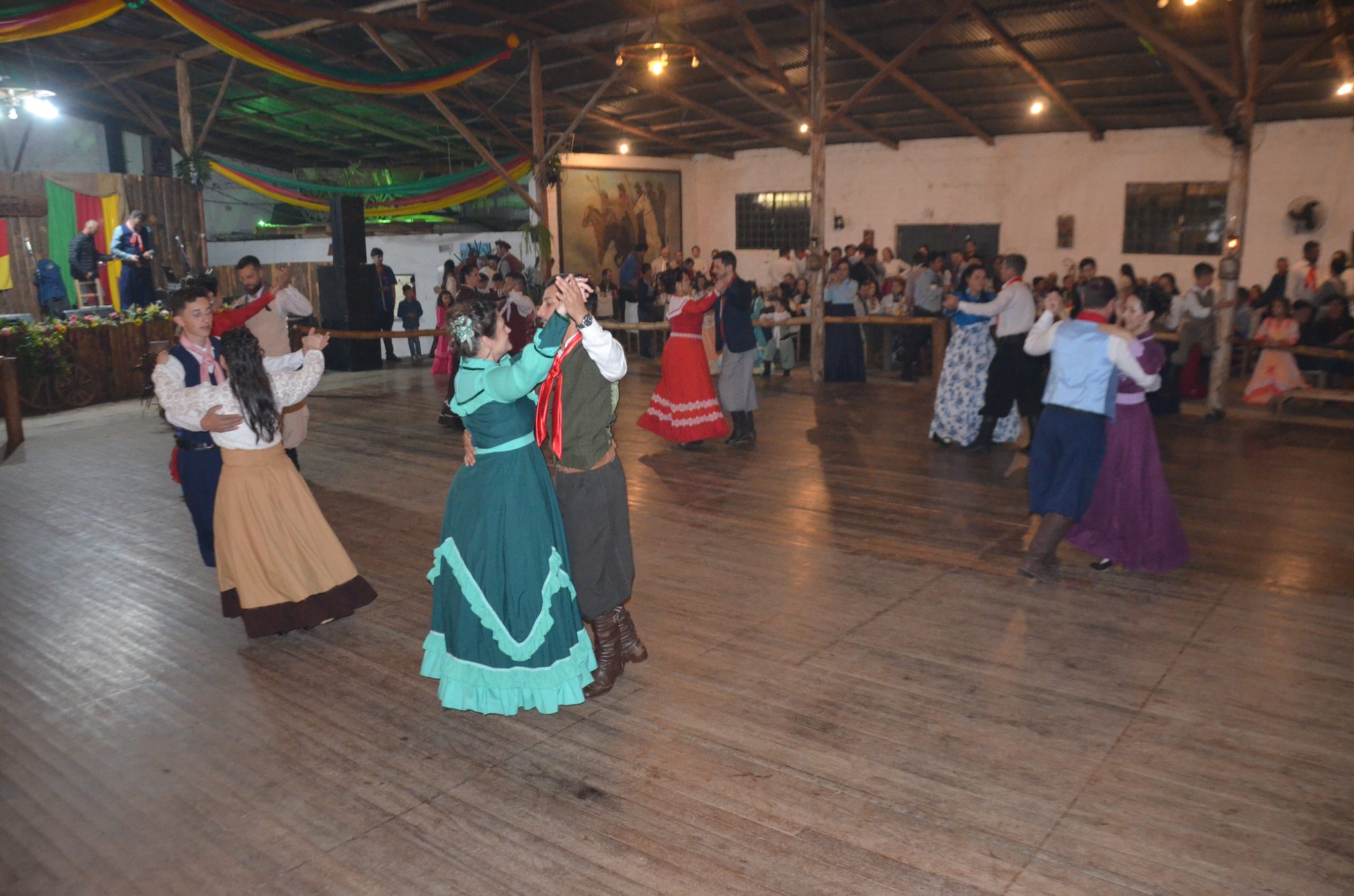 Baile à Moda Antiga - CTG Querência da Serra - Seberi