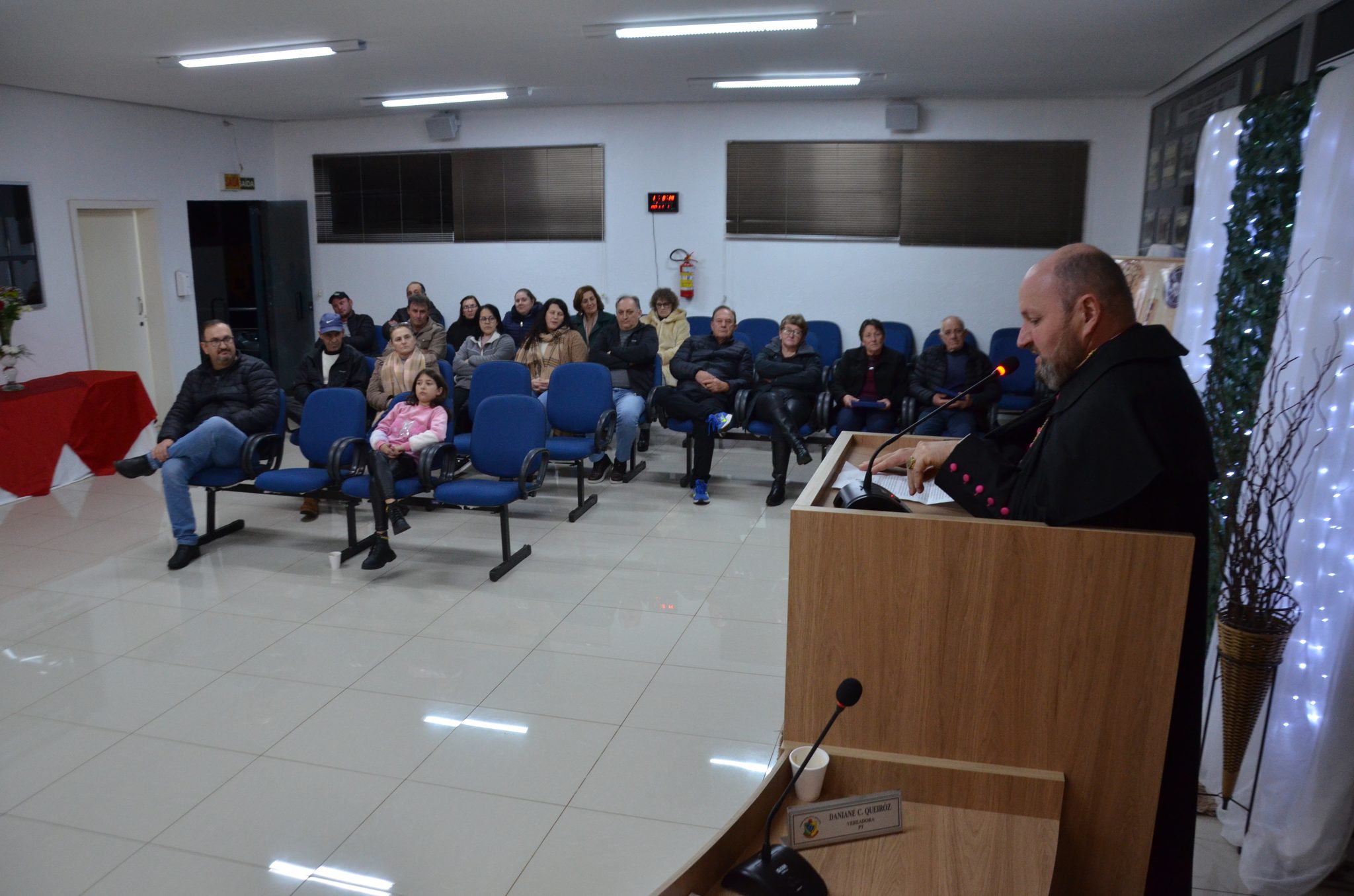 Vista Alegre - Moção de Aplausos à Paróquia e Santuário Sagrado Coração de Jesus e ao cônego Leandro Piffer