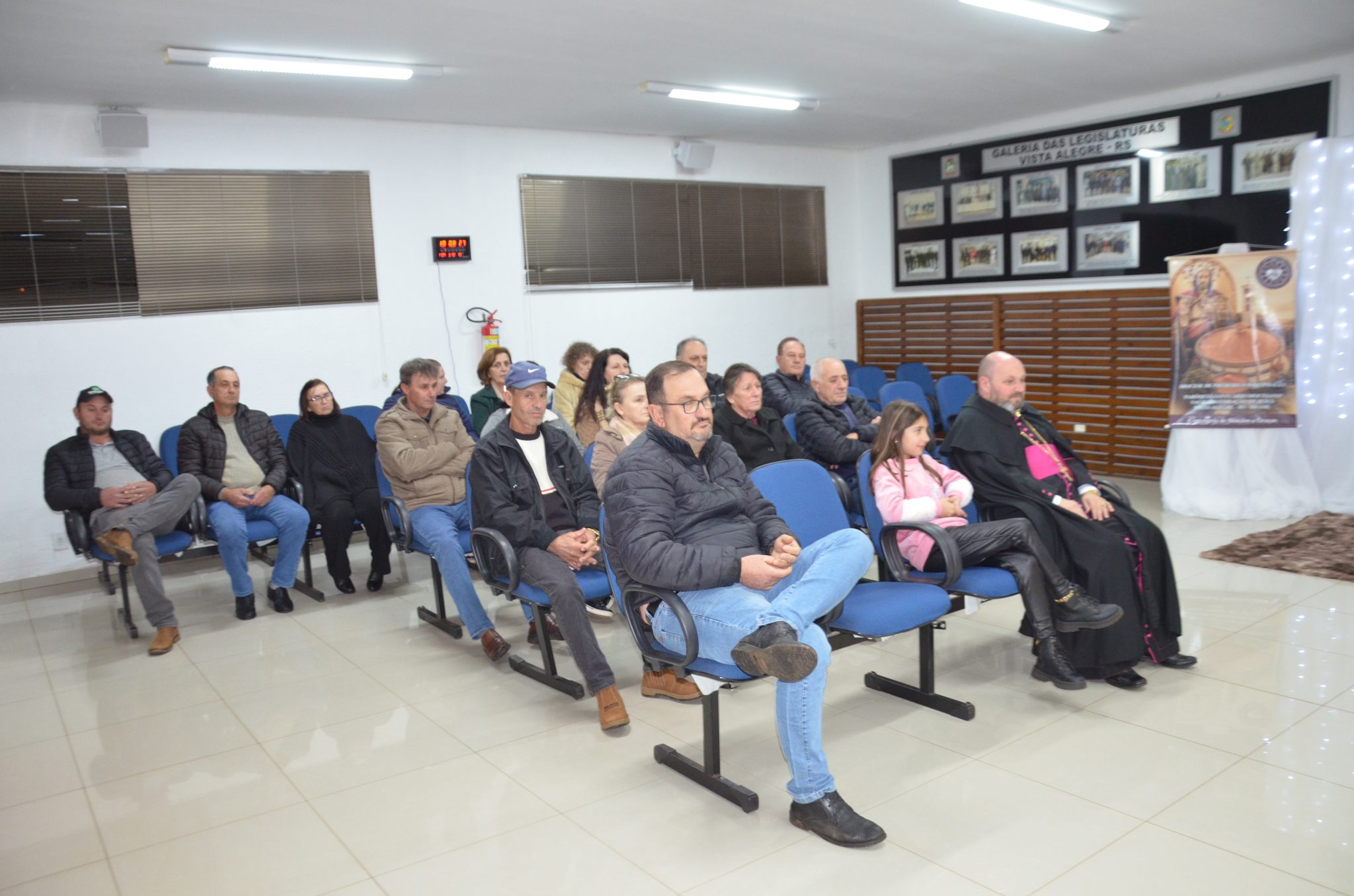 Vista Alegre - Moção de Aplausos à Paróquia e Santuário Sagrado Coração de Jesus e ao cônego Leandro Piffer