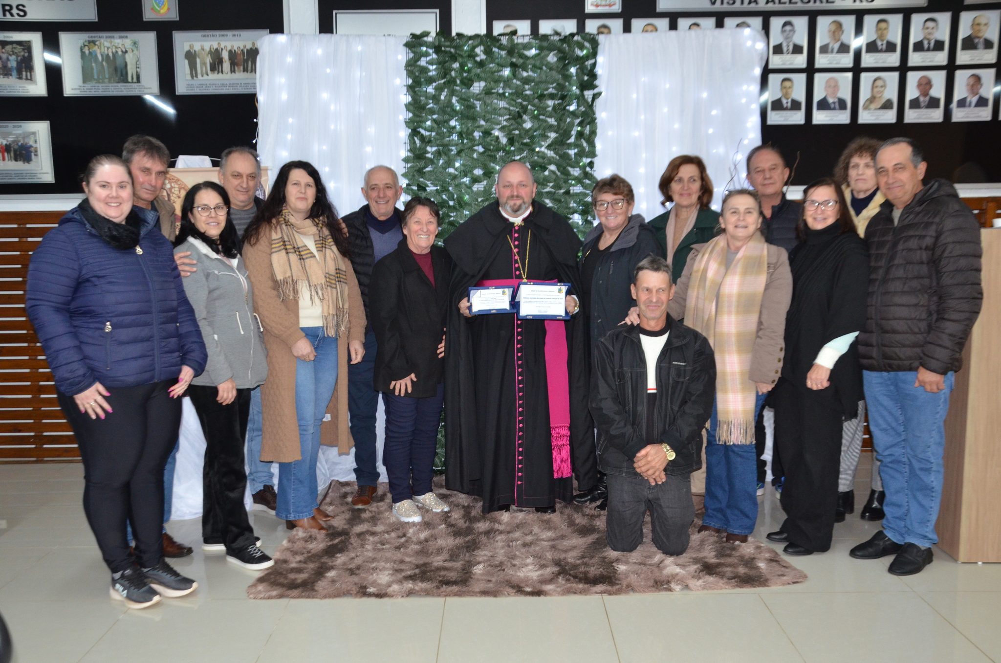 Vista Alegre - Moção de Aplausos à Paróquia e Santuário Sagrado Coração de Jesus e ao cônego Leandro Piffer