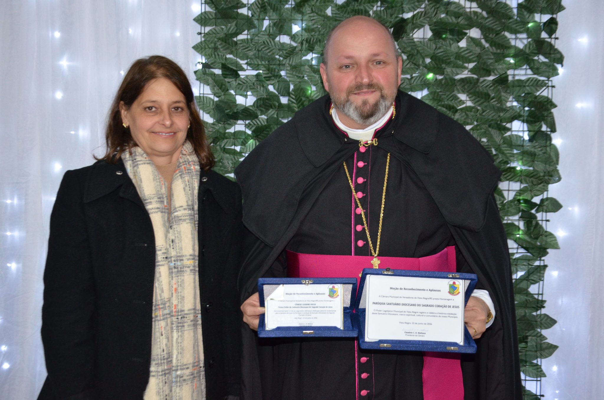 Vista Alegre - Moção de Aplausos à Paróquia e Santuário Sagrado Coração de Jesus e ao cônego Leandro Piffer