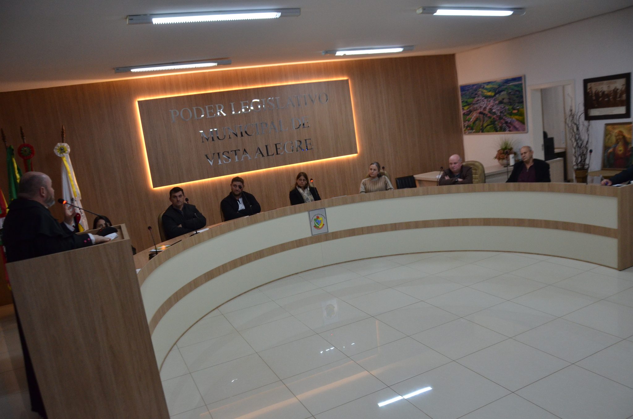 Vista Alegre - Moção de Aplausos à Paróquia e Santuário Sagrado Coração de Jesus e ao cônego Leandro Piffer