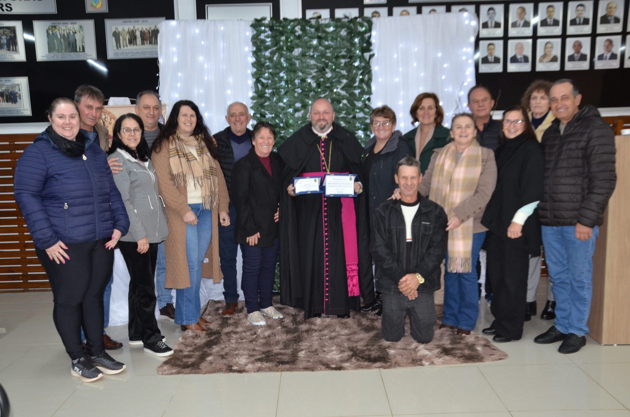 Vista Alegre - Moção de Aplausos à Paróquia e Santuário Sagrado Coração de Jesus e ao cônego Leandro Piffer