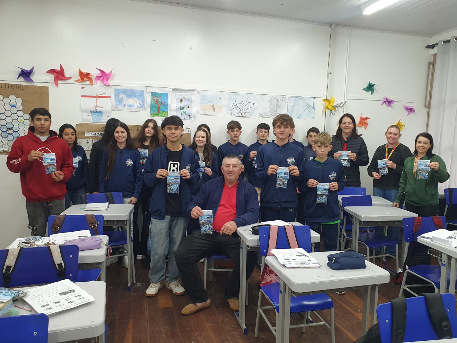 Escolas recebem quebra-cabeças alusivos aos 60 anos de Caiçara