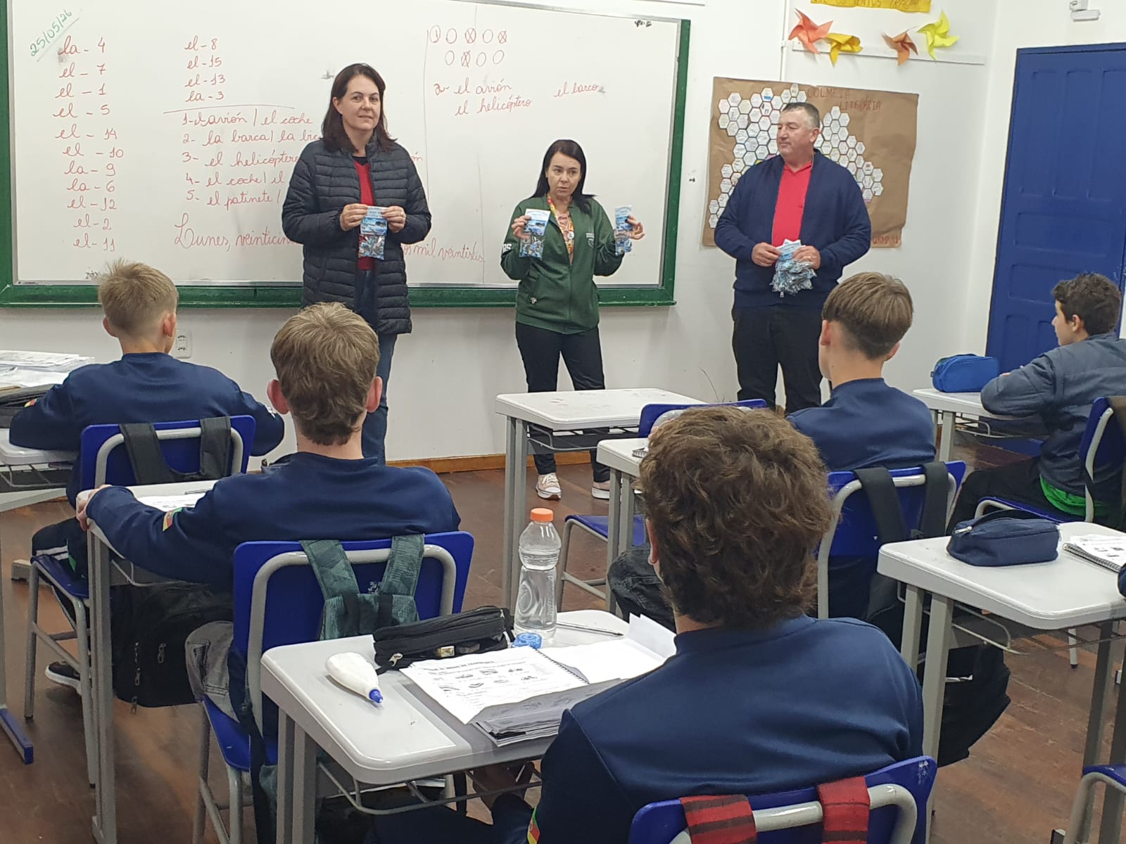 Escolas recebem quebra-cabeças alusivos aos 60 anos de Caiçara