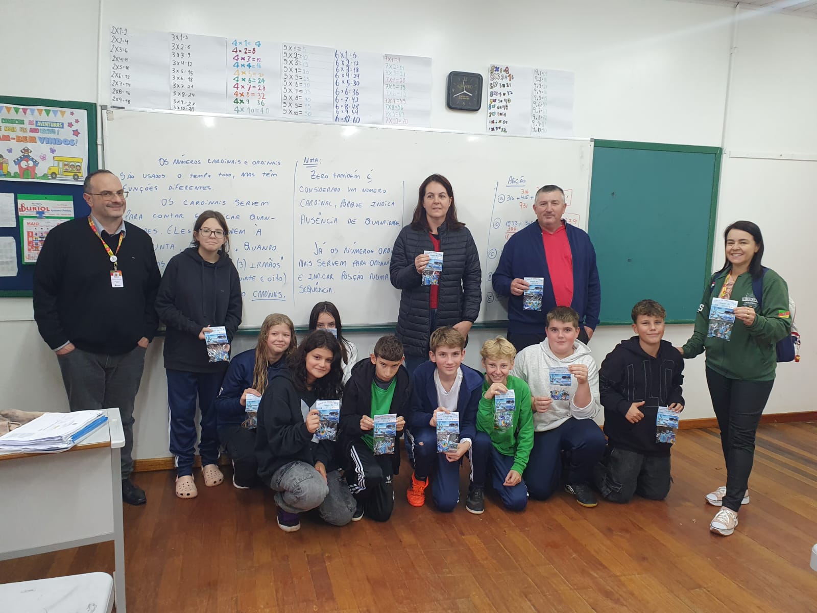 Escolas recebem quebra-cabeças alusivos aos 60 anos de Caiçara