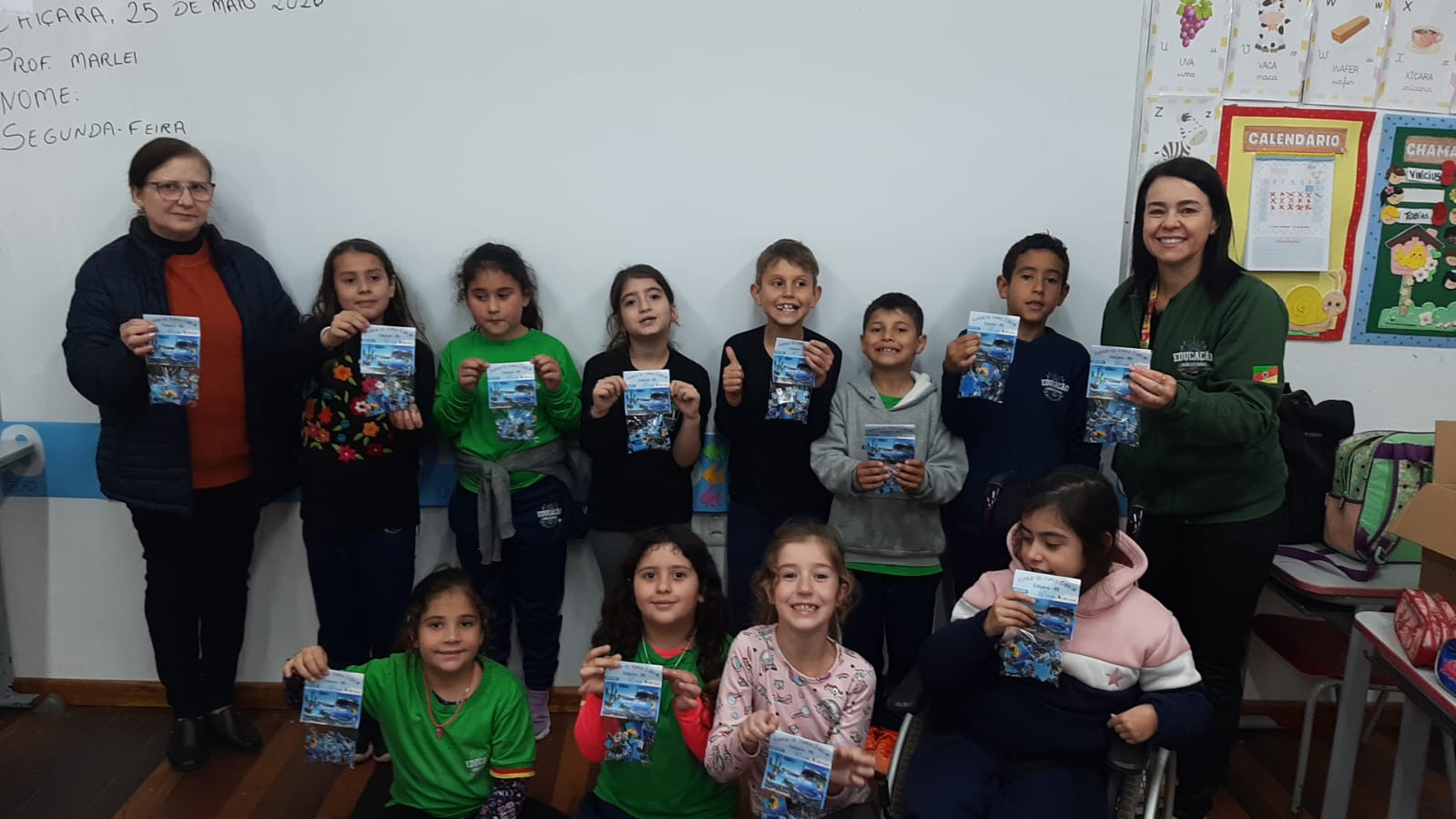 Escolas recebem quebra-cabeças alusivos aos 60 anos de Caiçara