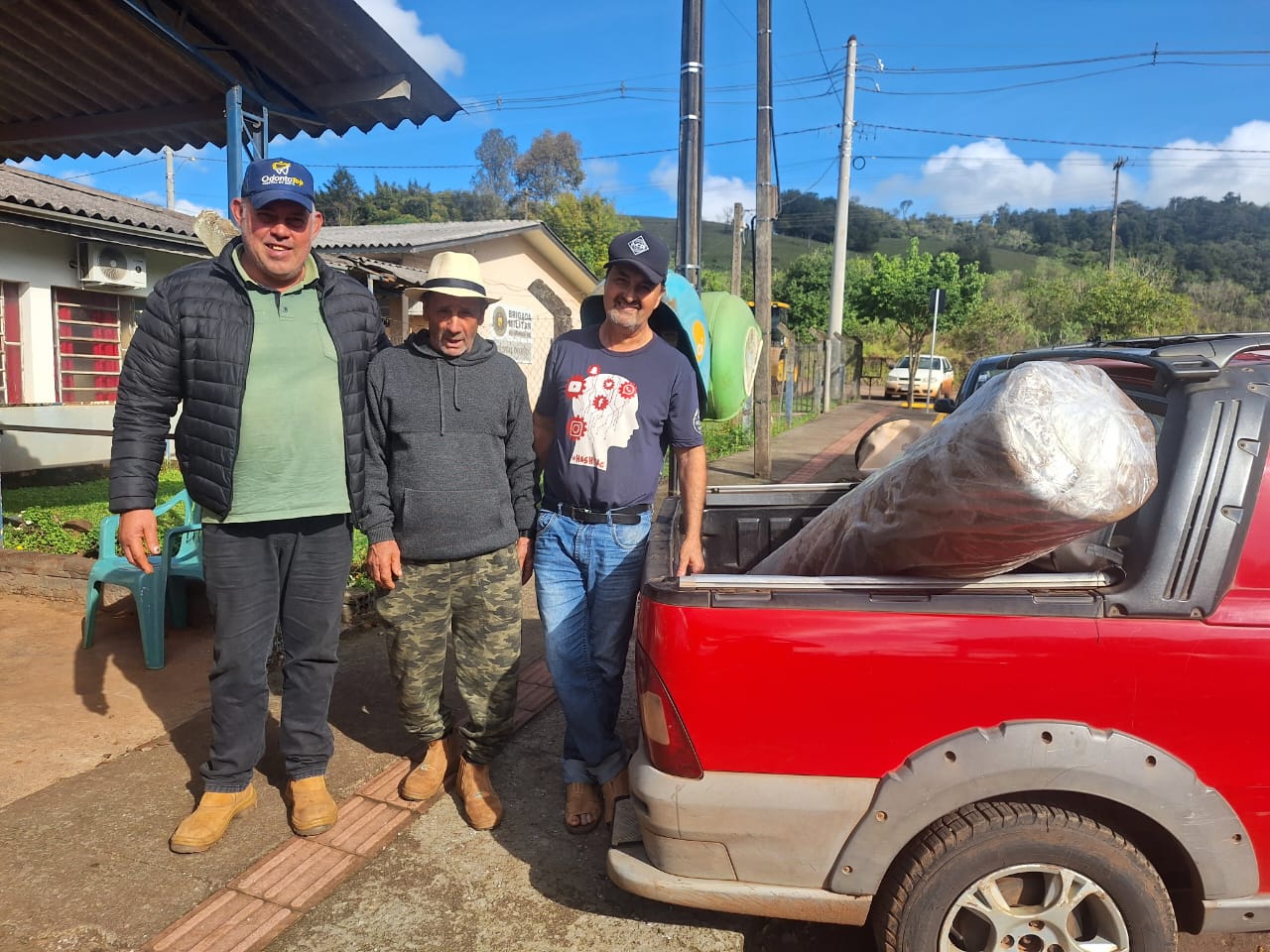 16 famílias recebem incentivo para construir estufas e ampliar a produção de hortaliças em Cristal do Sul