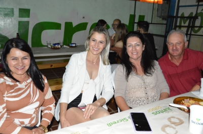 Grêmio Castelinho celebra 62 anos com jantar-dançante
