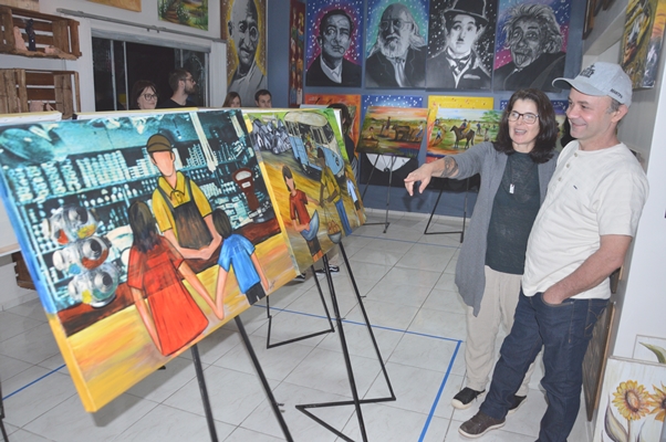 Vernissage destaca série Nostalgia, de Valéria Pinheiro