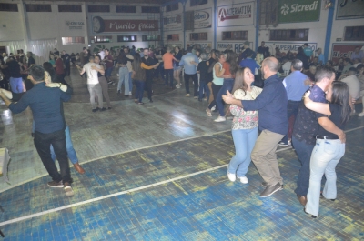 Grêmio Castelinho celebra 62 anos com jantar-dançante