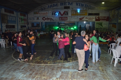 Grêmio Castelinho celebra 62 anos com jantar-dançante