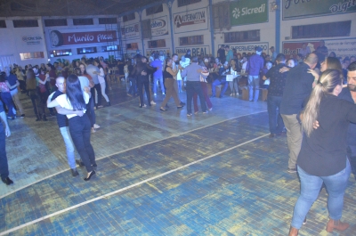 Grêmio Castelinho celebra 62 anos com jantar-dançante