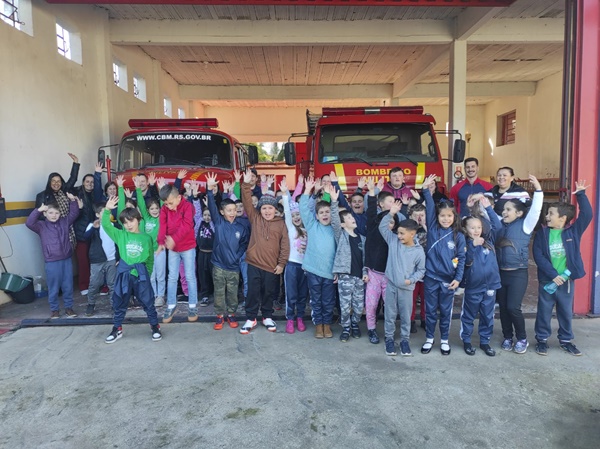 Semana do Bombeiro - Visitas ao Quartel de FW