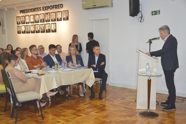 Posse da nova diretoria da AEFW 2025/2026